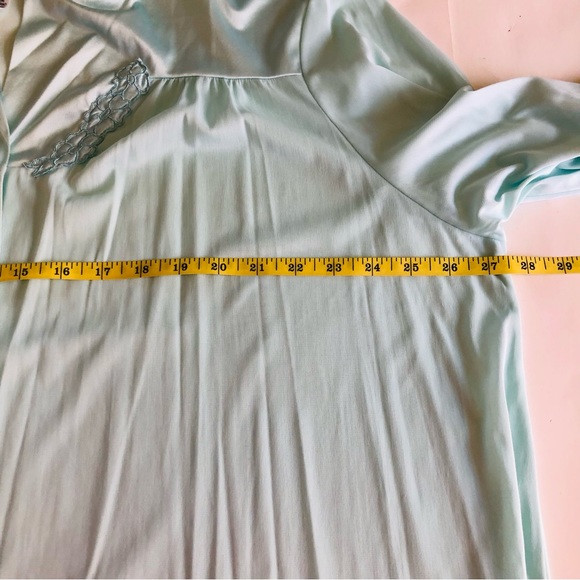 Vanity Fair Woman’s Embroidered Satin Semi-Shear Nightgown Robe Plus Size 2XL - Picture 7 of 10